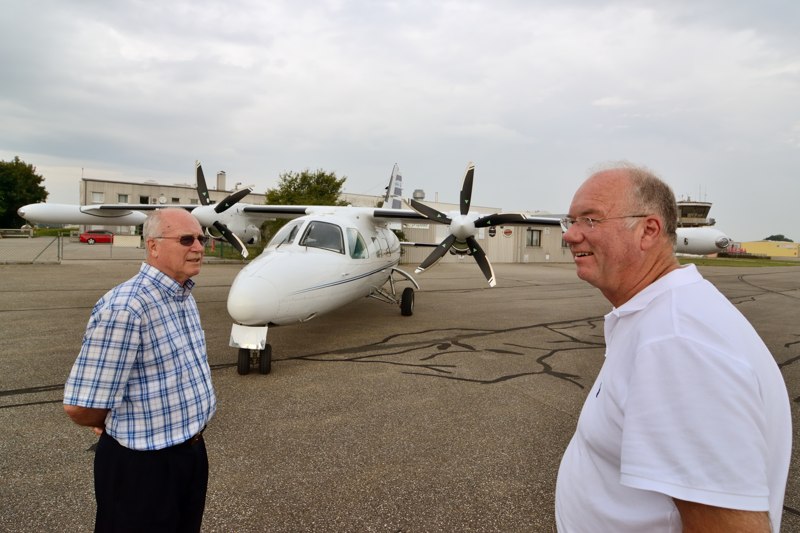 082813 Gerd Muhlbauer and Mike Laver at MT Propeller