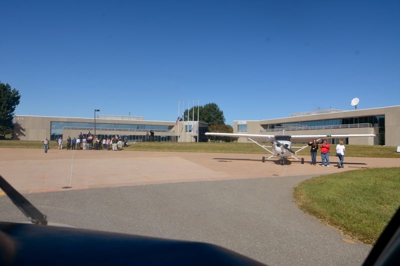 091713 Welcoming committee at AOPA
